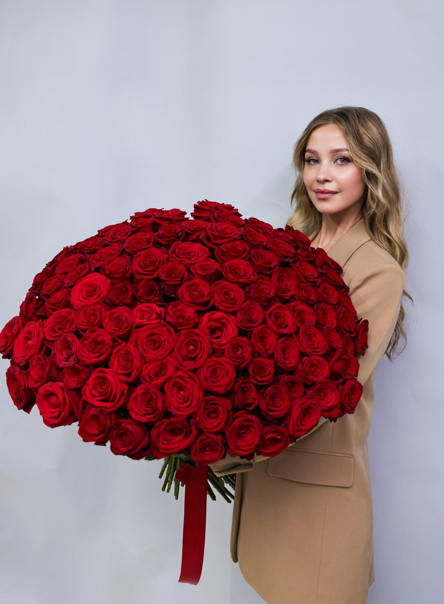 Букет из 101 розы 80 см сорта Red naomi 